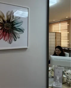 Ambiente interno da clínica da Dra. Carolina Rossoni